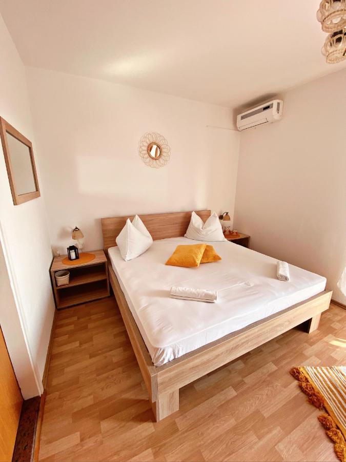 The Manzoni Family 5 Hotel Punat Ngoại thất bức ảnh